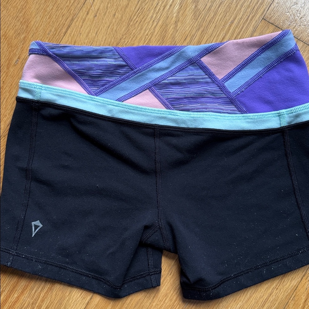 Ivivva reversible biker shorts 12 black - Picture 4 of 5